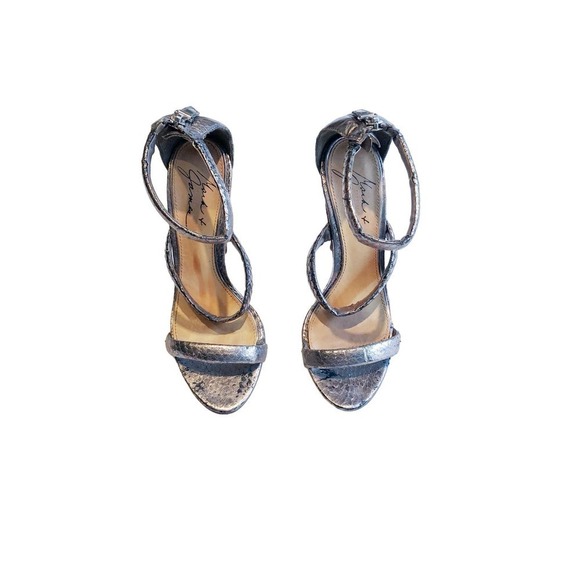 Badgley Mischka Shoes - Badgley Mischka Silver Embossed Heeled Sandal sz6